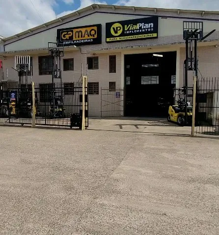 Pátio e fachada da filial GP MAQ em Porto Alegre